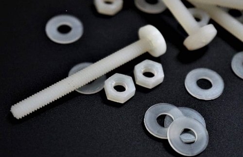 Tornillos de Nylon